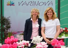 Twee bekende gezichten, Carolien Klein en Marleen van Balkom, die sinds kort de handen ineens hebben geslagen. Varinova zal vanaf heden verder gaan onder de paraplu van Syngenta.